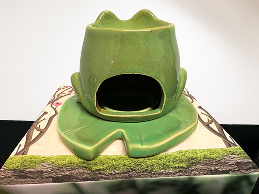 Ceramic Frog Shaped Wax Warmer on Lily Pad